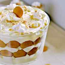 Banana Chewy candy whipped cream chocolate milk table jelly ice cream cookies cereal bar Sandwich cookie filling chocolate filling-1