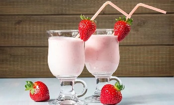 Strawberry Wild  ice cream smoothies yoghurt juice liqueur soft drink jam chocolate milk